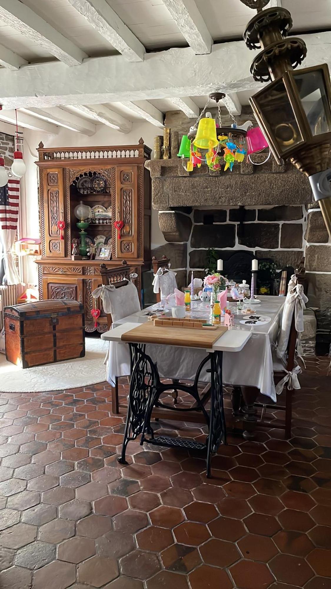 Chambre Du Retour En Enfance - Abdl Dol-de-Bretagne Exterior photo
